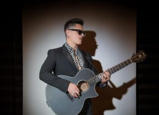 Regulo Caro ya estrenó su nuevo álbum del concepto “Mi guitarra y yo”